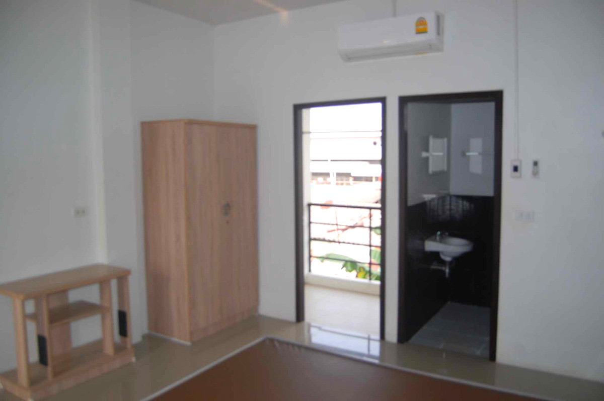 Pictures of Baan Bou Khao 27/33