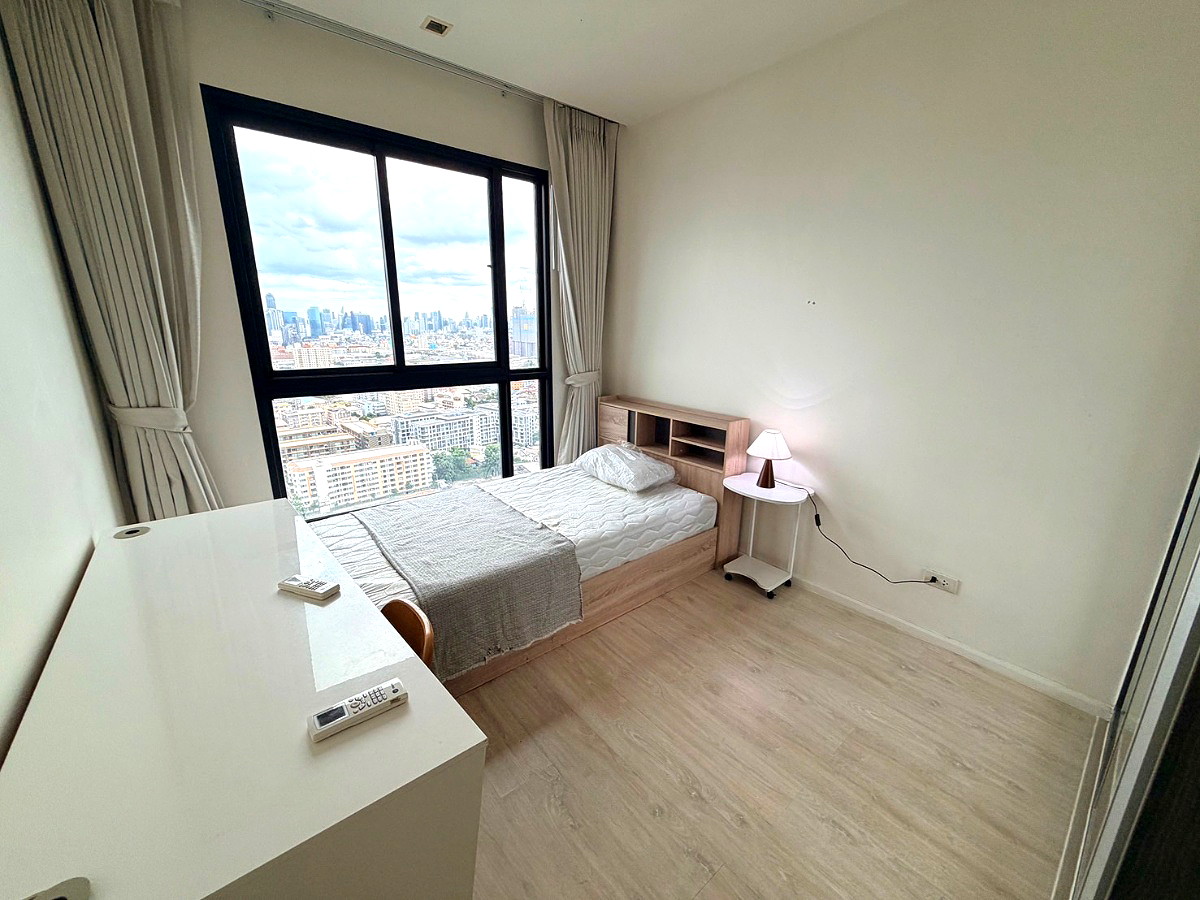 Pictures of Quin Condo 3/8