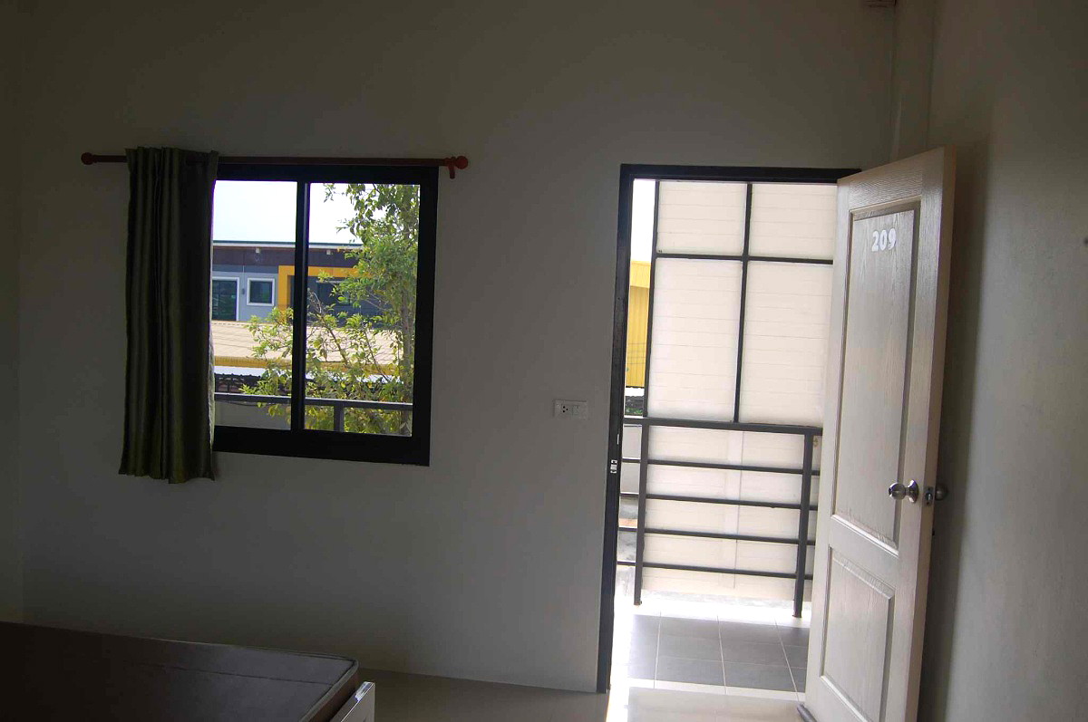 Pictures of Baan Bou Khao 31/33