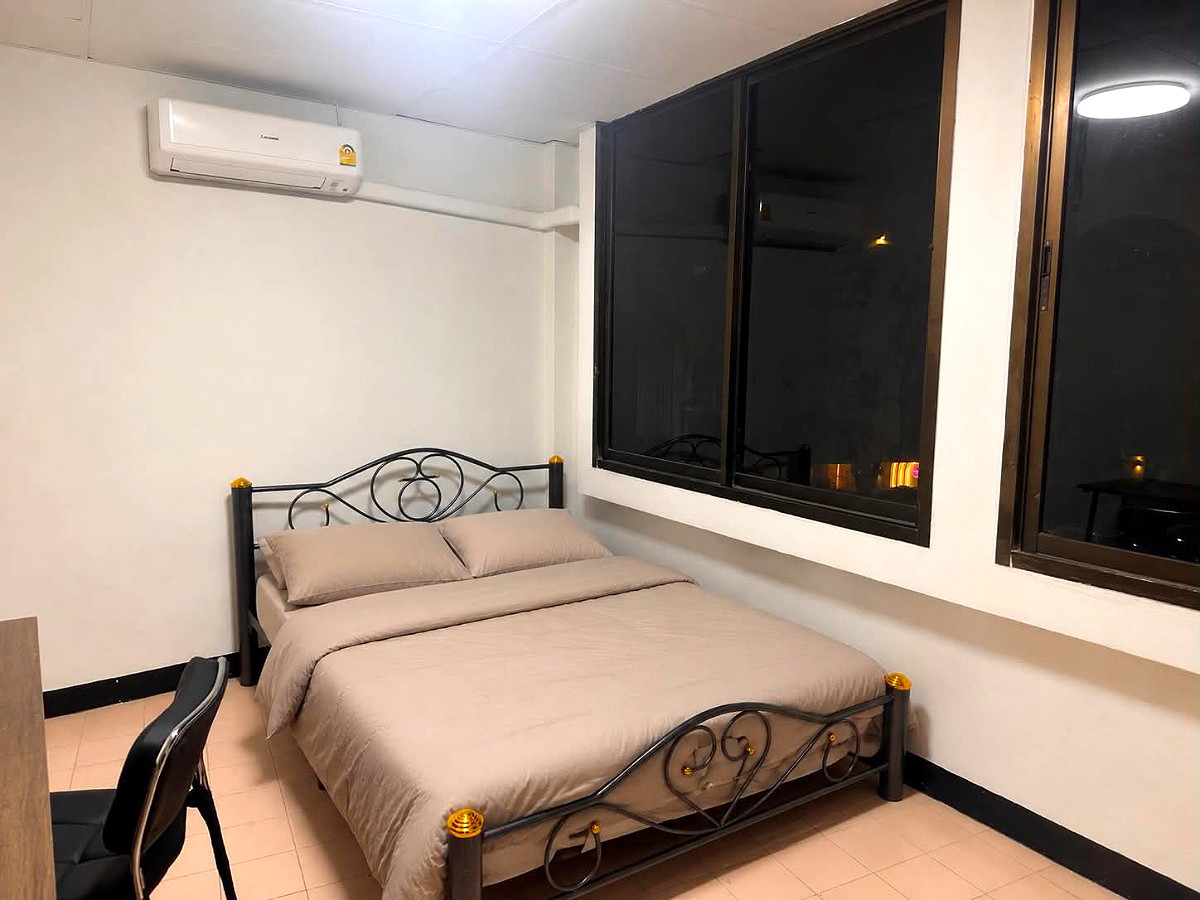 Pictures of Noy rooms 2/11