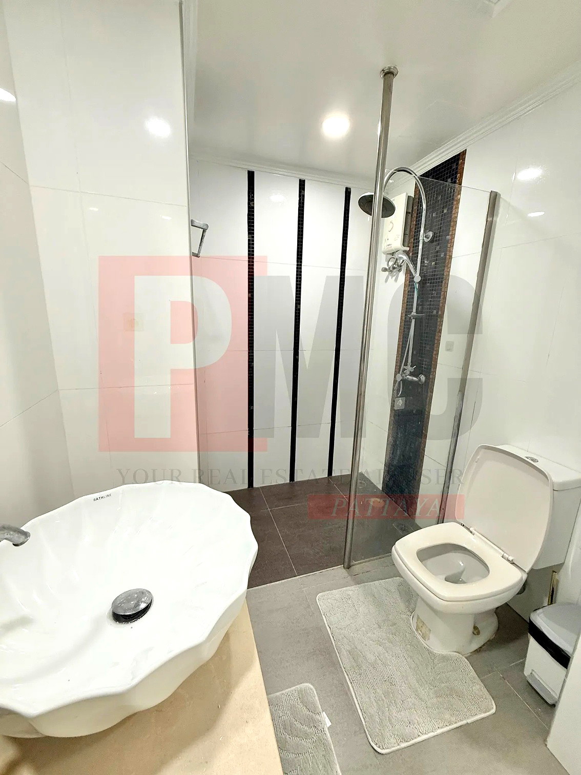 Pictures of Amazon Residence 13/47