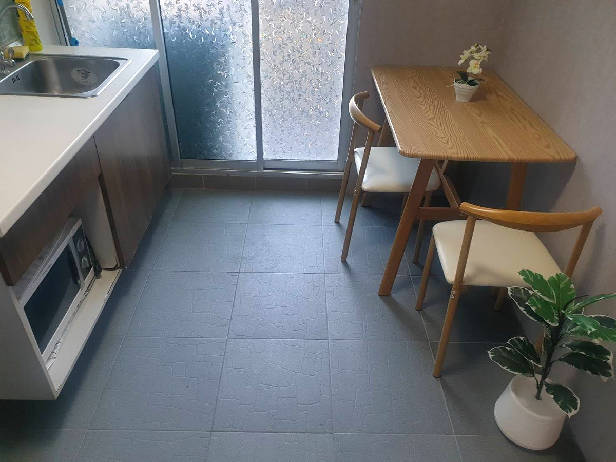 Pictures of D Condo  6/7