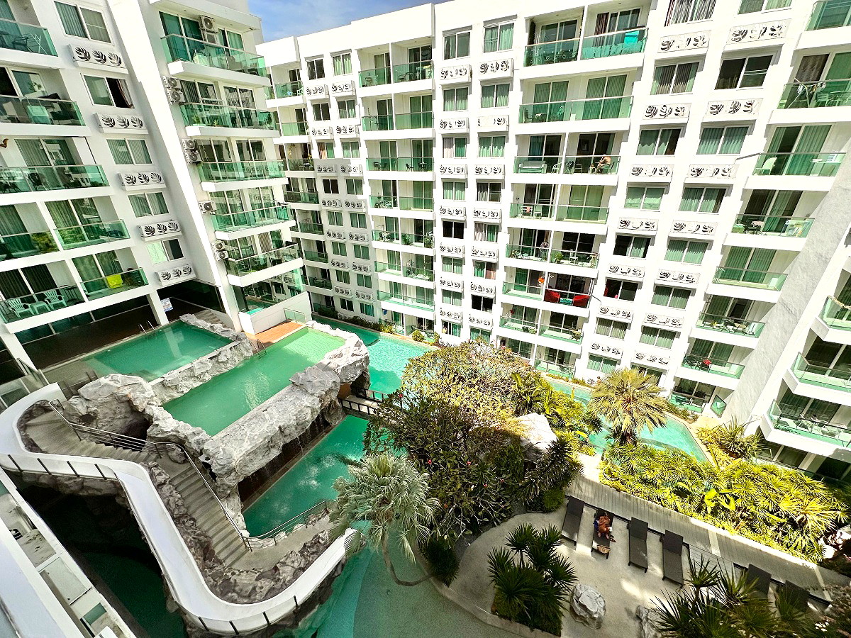Pictures of Amazon Residence 33/47