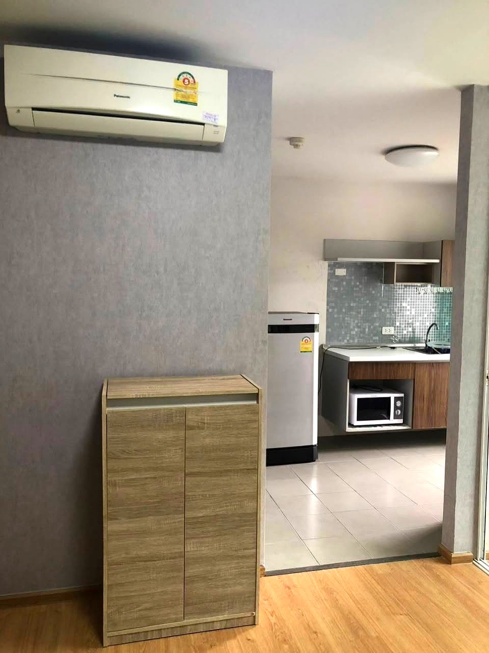 Pictures of D Condo  4/7