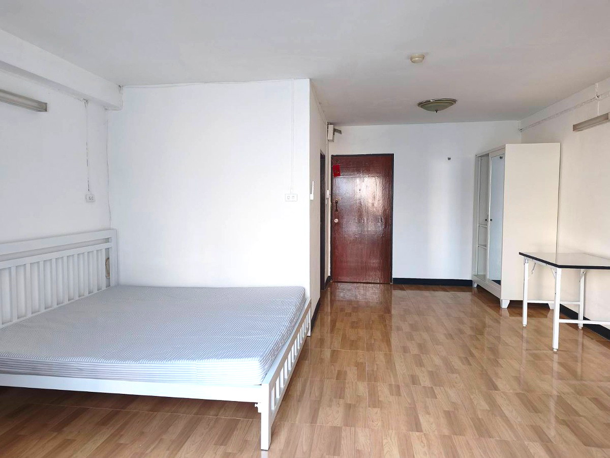 Pictures of THE GRAND MANSION 18/18