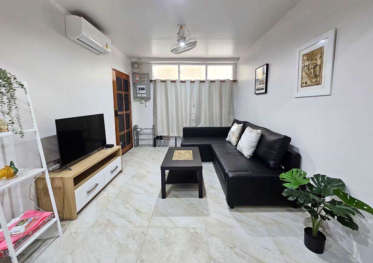 Pictures of PL Home 1/15