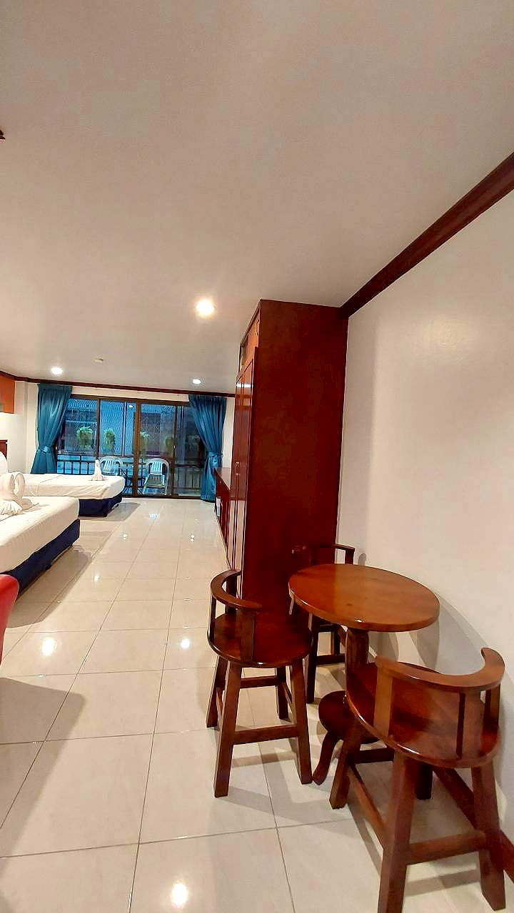 Pictures of Benetti House 23/36