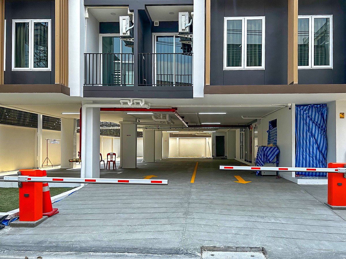 Pictures of BaanBamRung Apartment  19/19