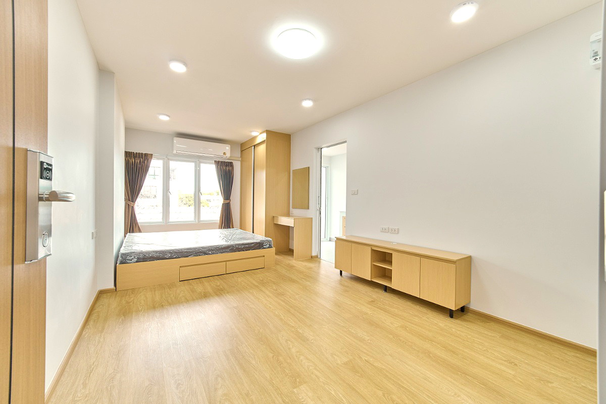 Pictures of BaanBamRung Apartment  10/19