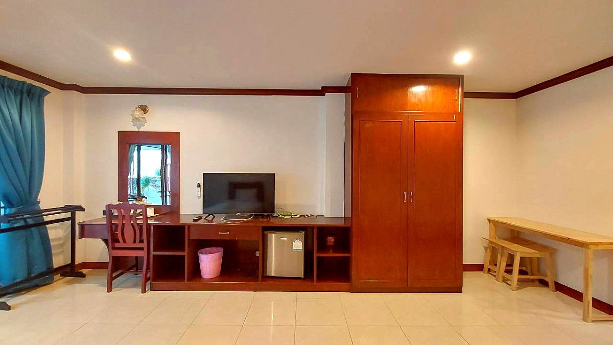 Pictures of Benetti House 33/36