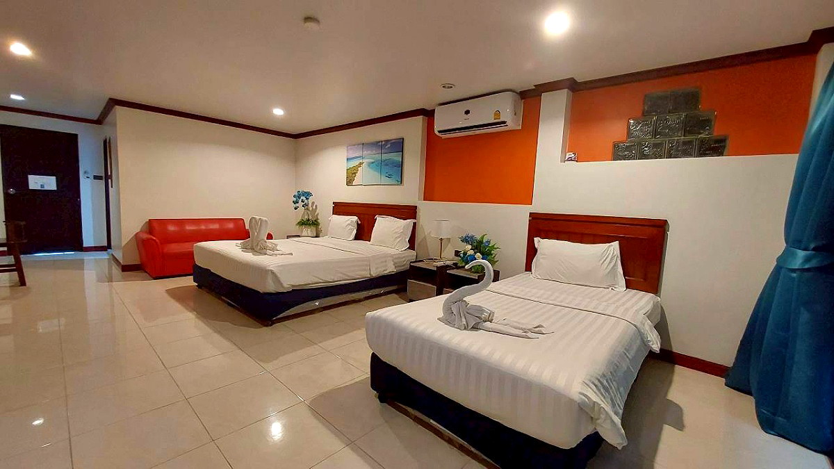 Pictures of Benetti House 25/36