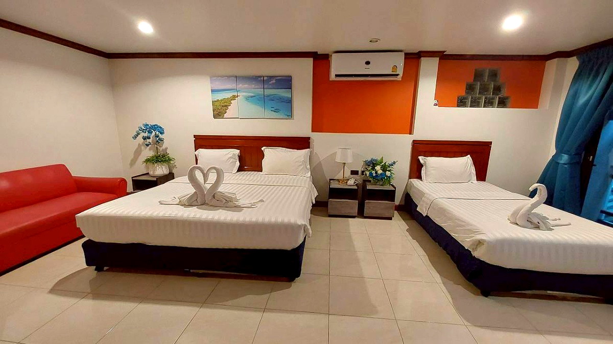 Pictures of Benetti House 24/36