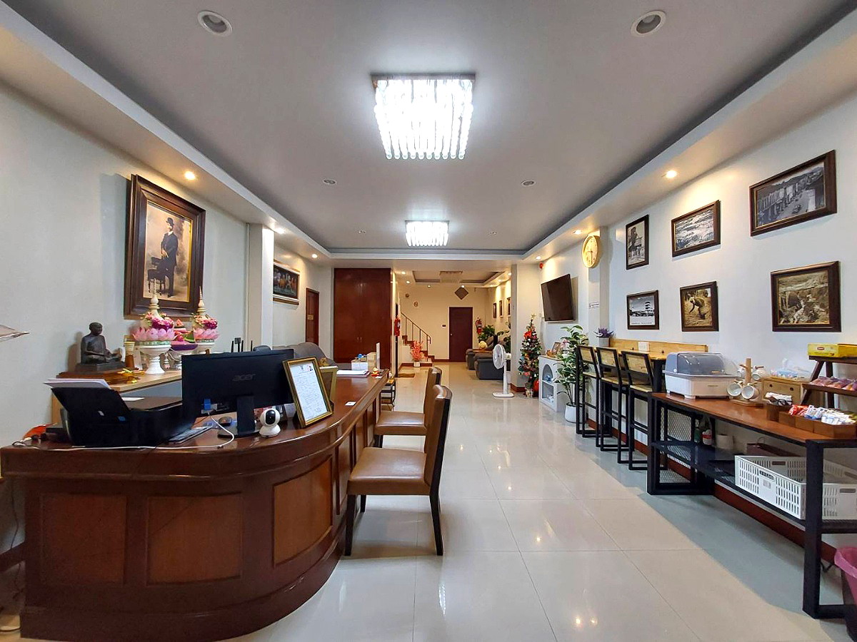 Pictures of Benetti House 1/36