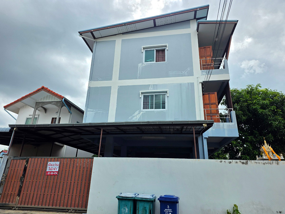 Pictures of A's home 4/22