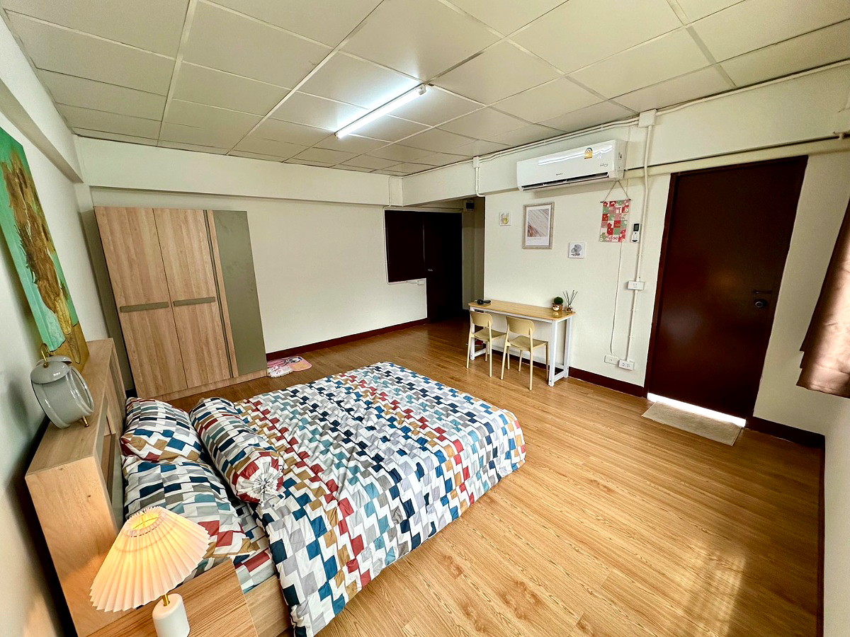 Pictures of San onnut apartment 2/4