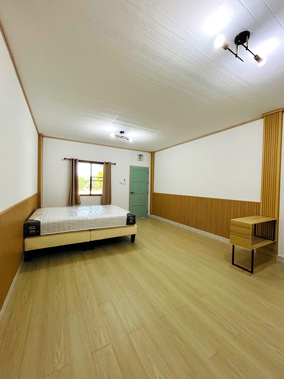 Pictures of Baan37 Residence 4/8