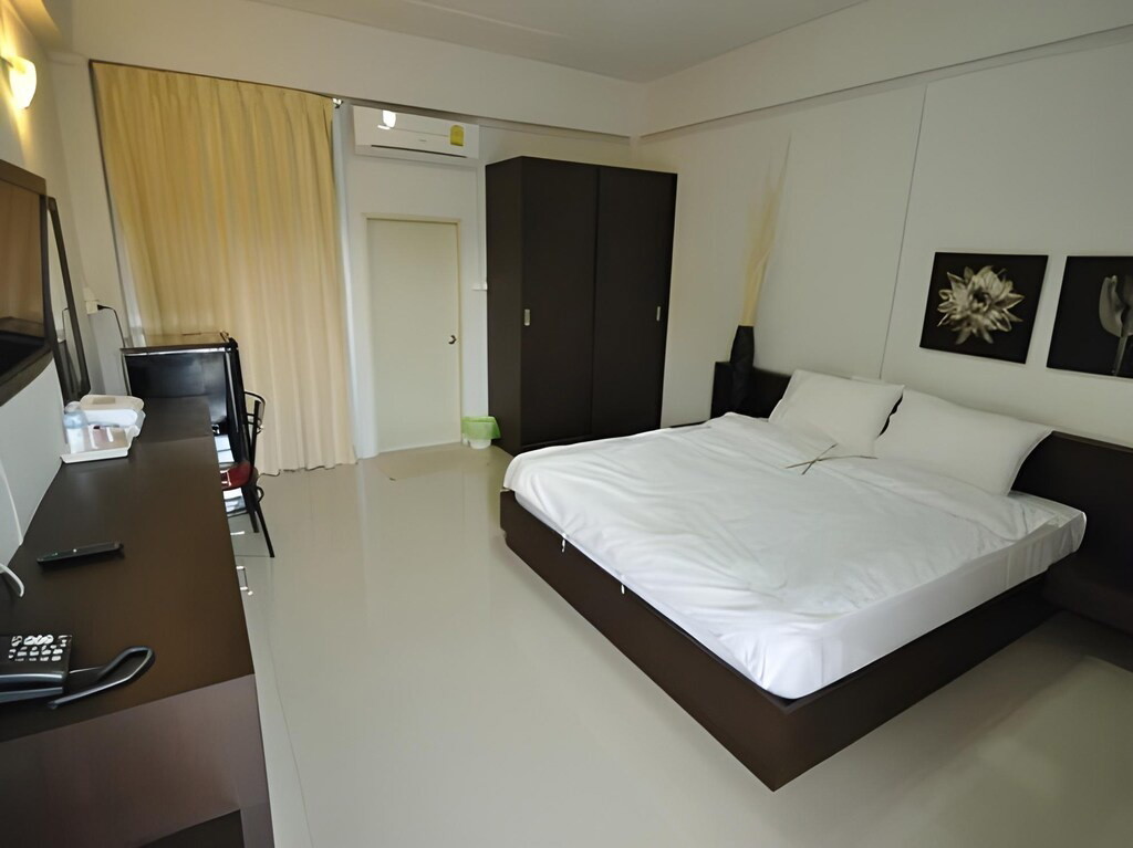 Condo — photo 5