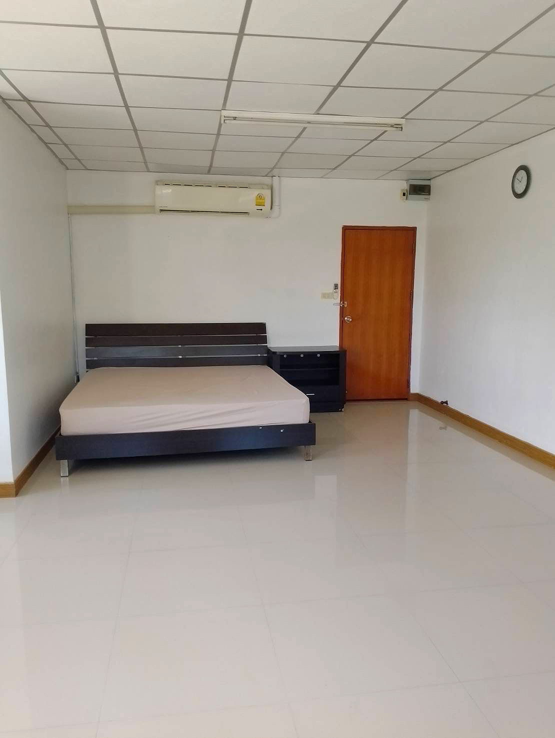 Pictures of Soi Pridiphanomyong 31 Room for Rent (Ekamai 12) 2/6