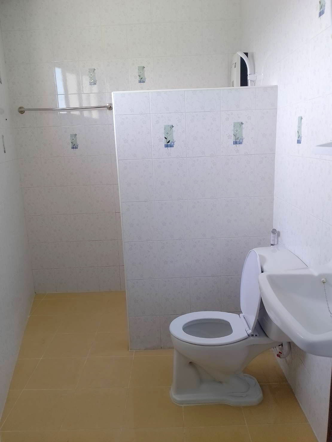 Pictures of Soi Pridiphanomyong 31 Room for Rent (Ekamai 12) 4/6