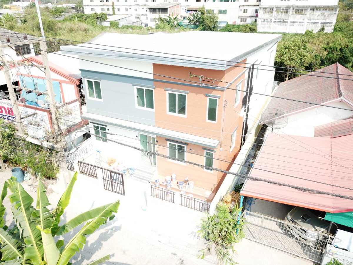 Condo — photo 2