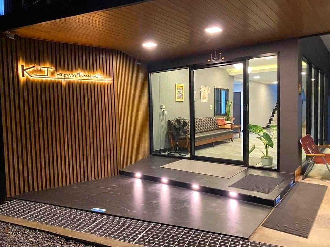 Pictures of KJ Apartment 2/23