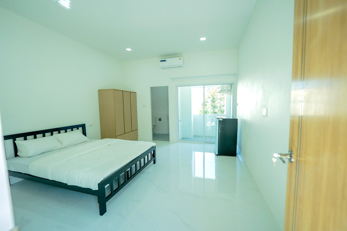 Pictures of Nawyn Place 9/12