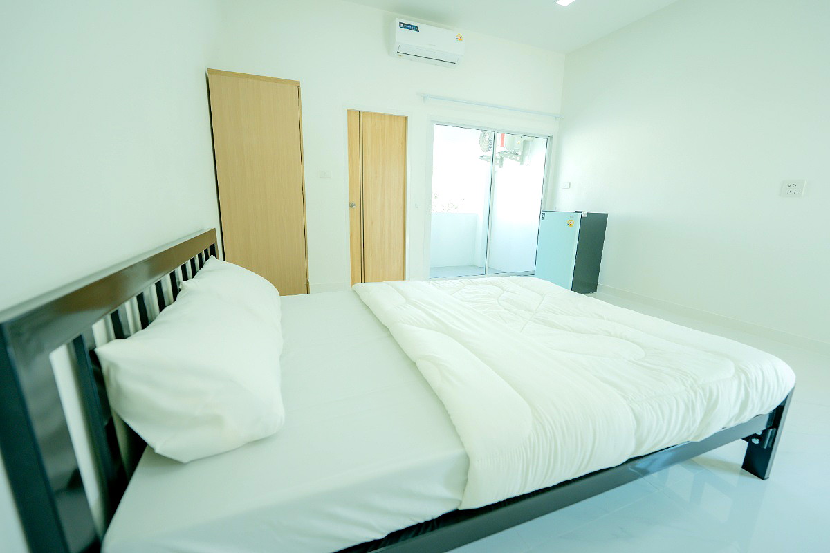 Pictures of Nawyn Place 3/12