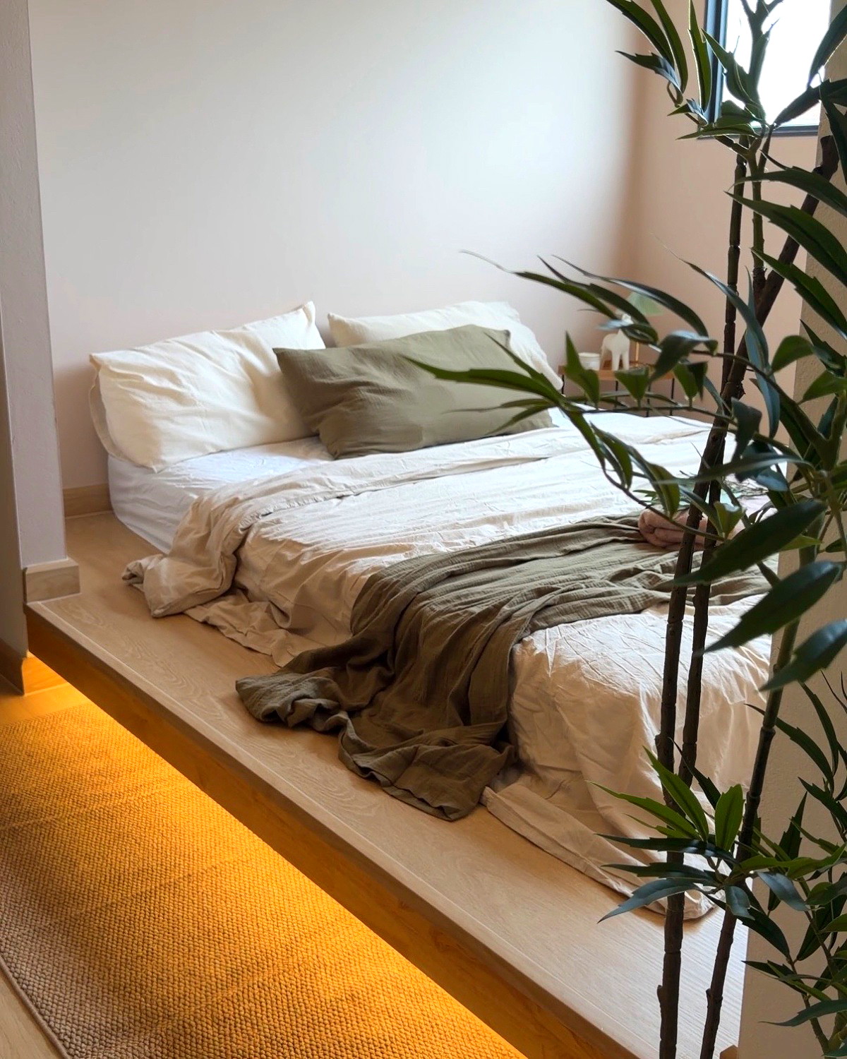 Pictures of Sanaar Living 2/8