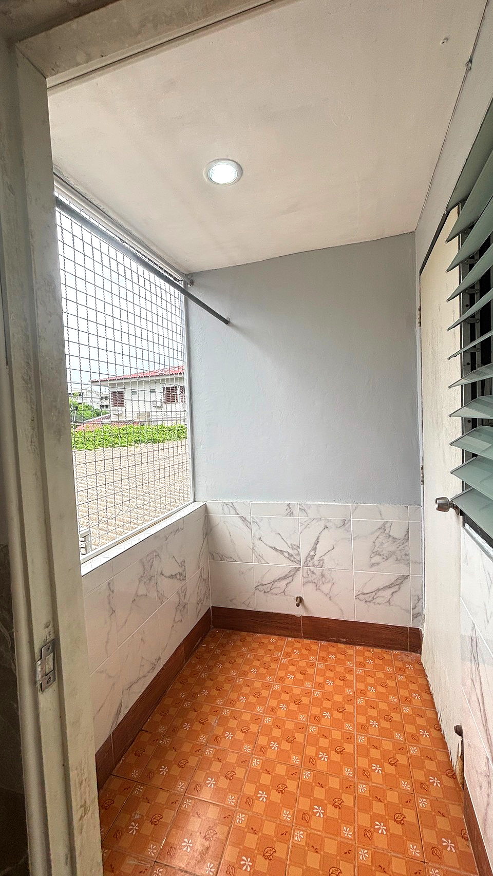 Pictures of S.P HOUSE 9/12