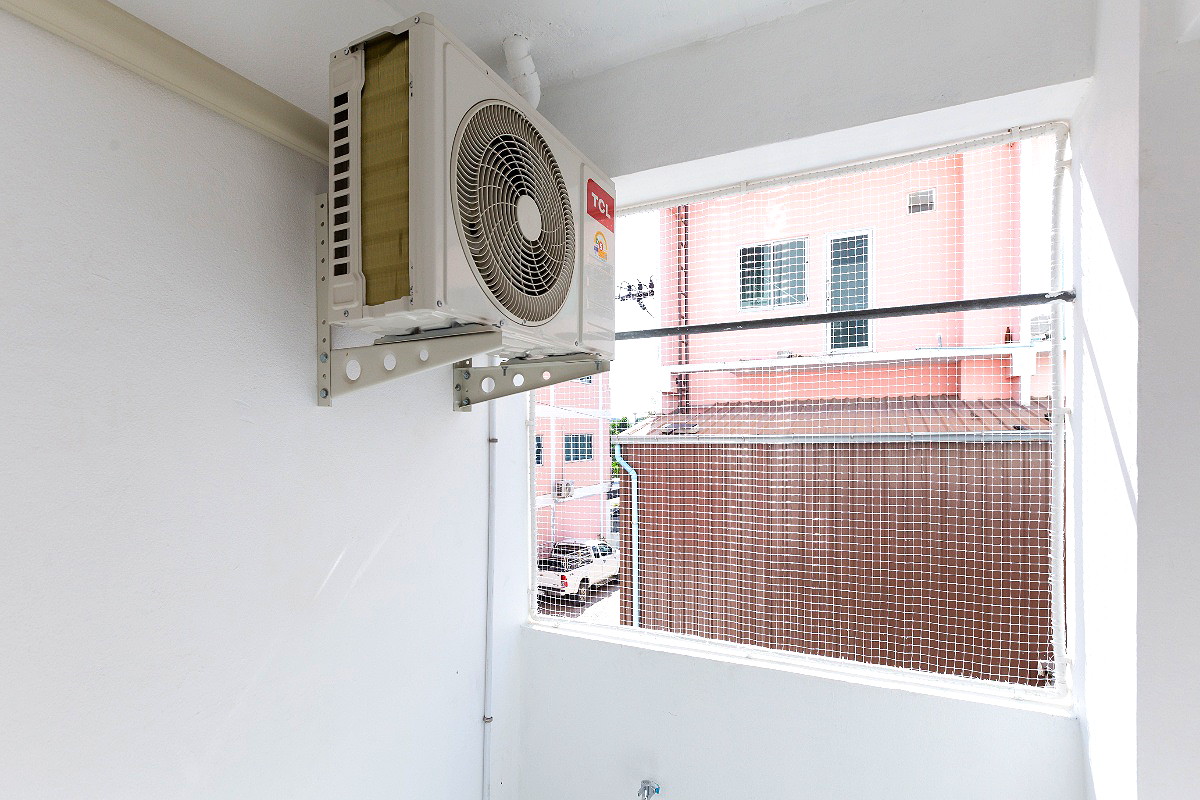Pictures of LAEMCHABANG STOREY APARTMENT 14/19