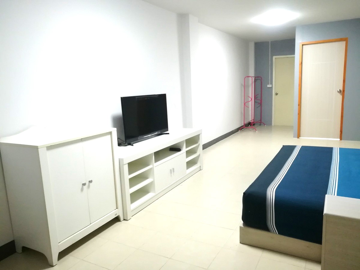 Pictures of Rooms 39 7/9