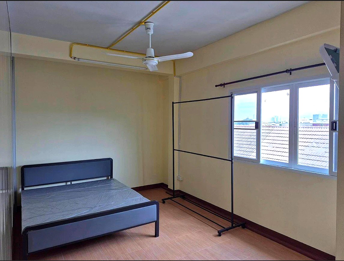 Pictures of Monthly Room for Rent  Rama 2 Road (Main Road Location) 1/5