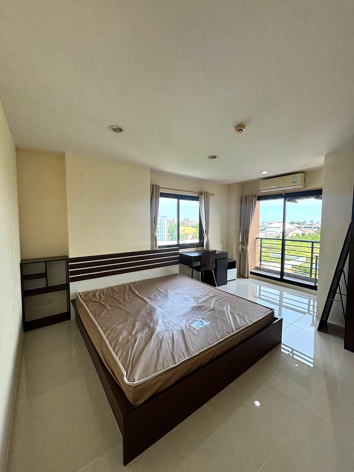 Pictures of @Lasalle Apartment 1/18