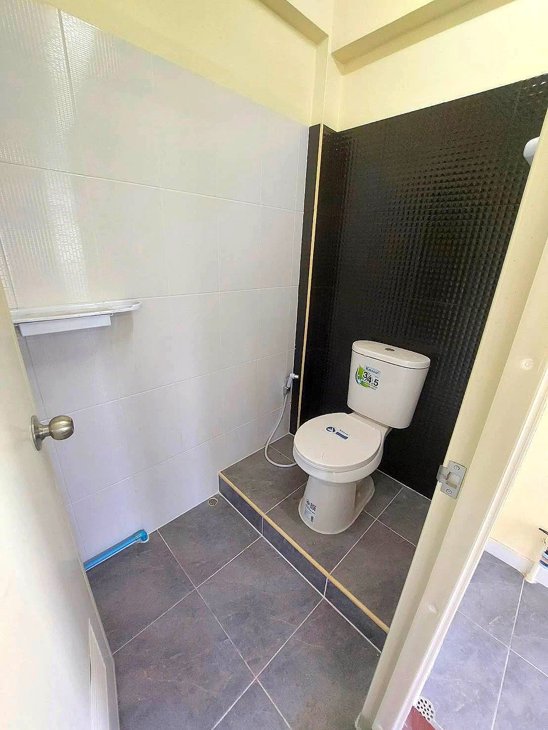 Pictures of Monthly Room for Rent  Rama 2 Road (Main Road Location) 3/5