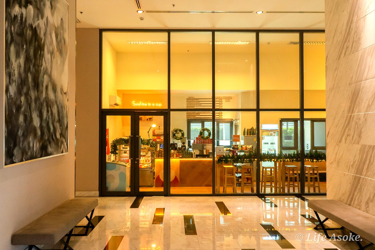 Pictures of Life Asoke 39/69