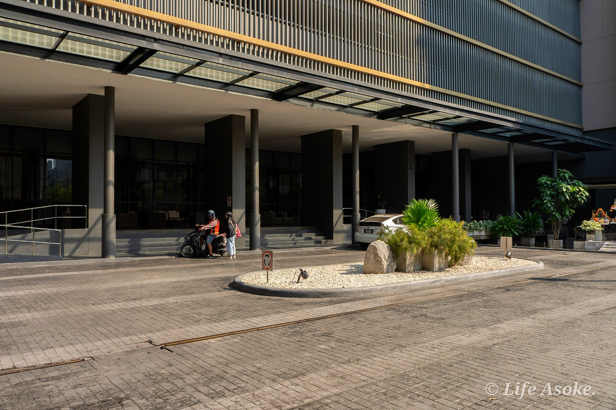 Pictures of Life Asoke 28/69
