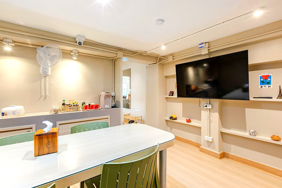 Pictures of Lily House Hostel 54/64
