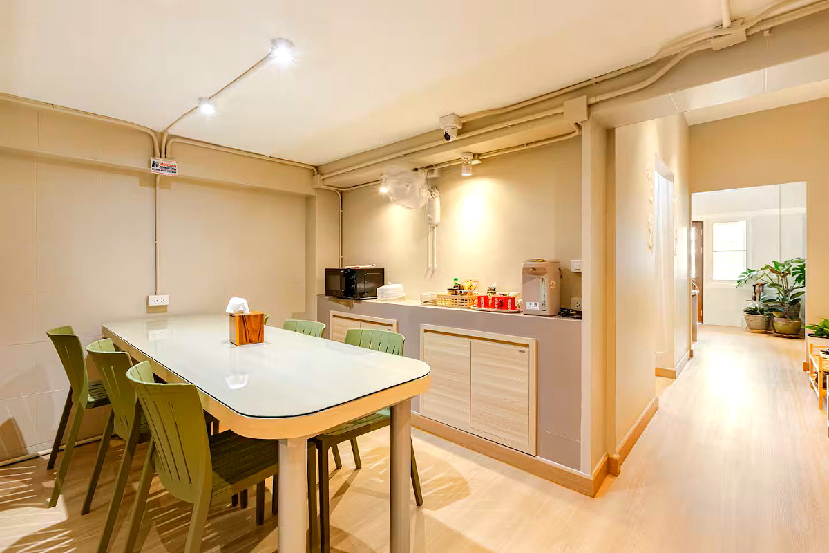 Pictures of Lily House Hostel 55/64