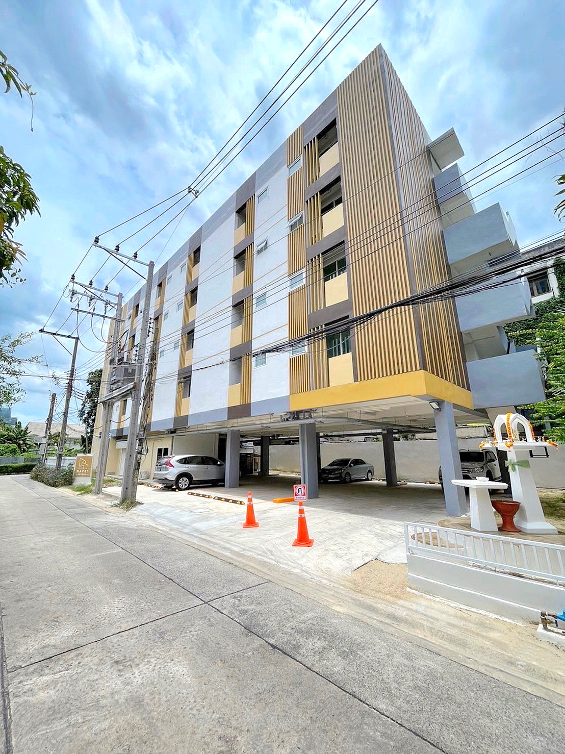Pictures of NAPAT AVENUE 1/11