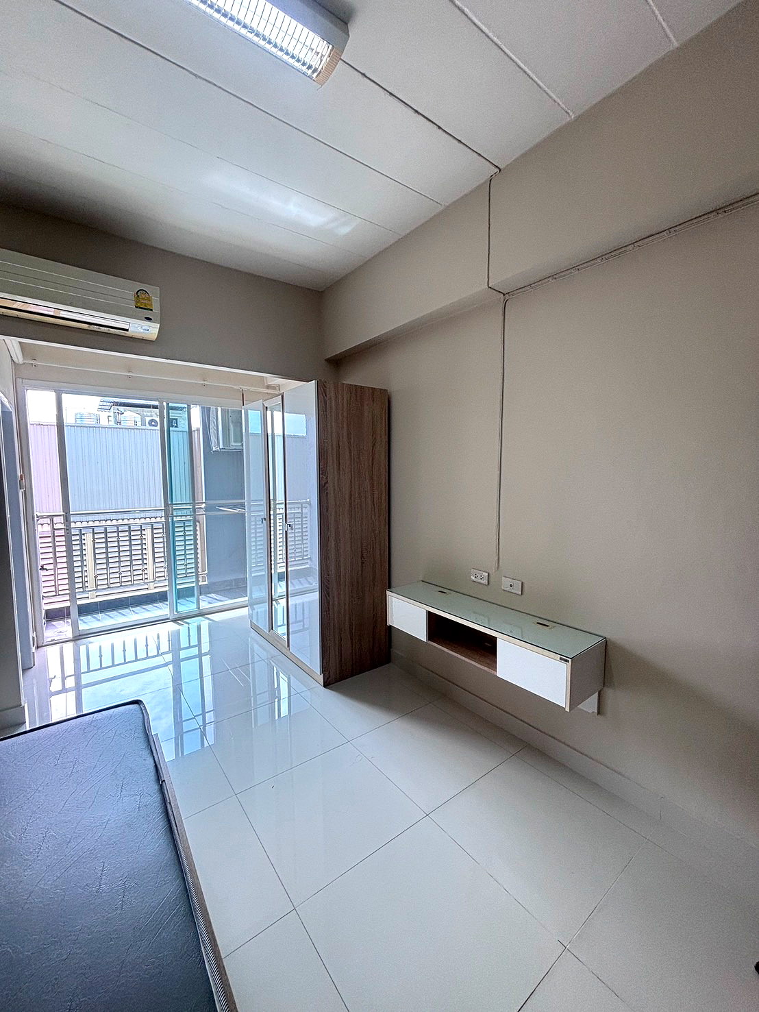 Pictures of Soonthorn Place 4/10