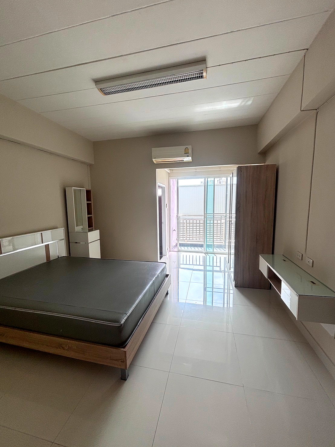Pictures of Soonthorn Place 1/10
