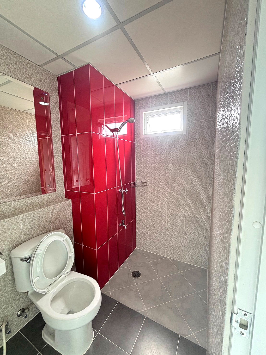 Pictures of Soonthorn Place 9/10