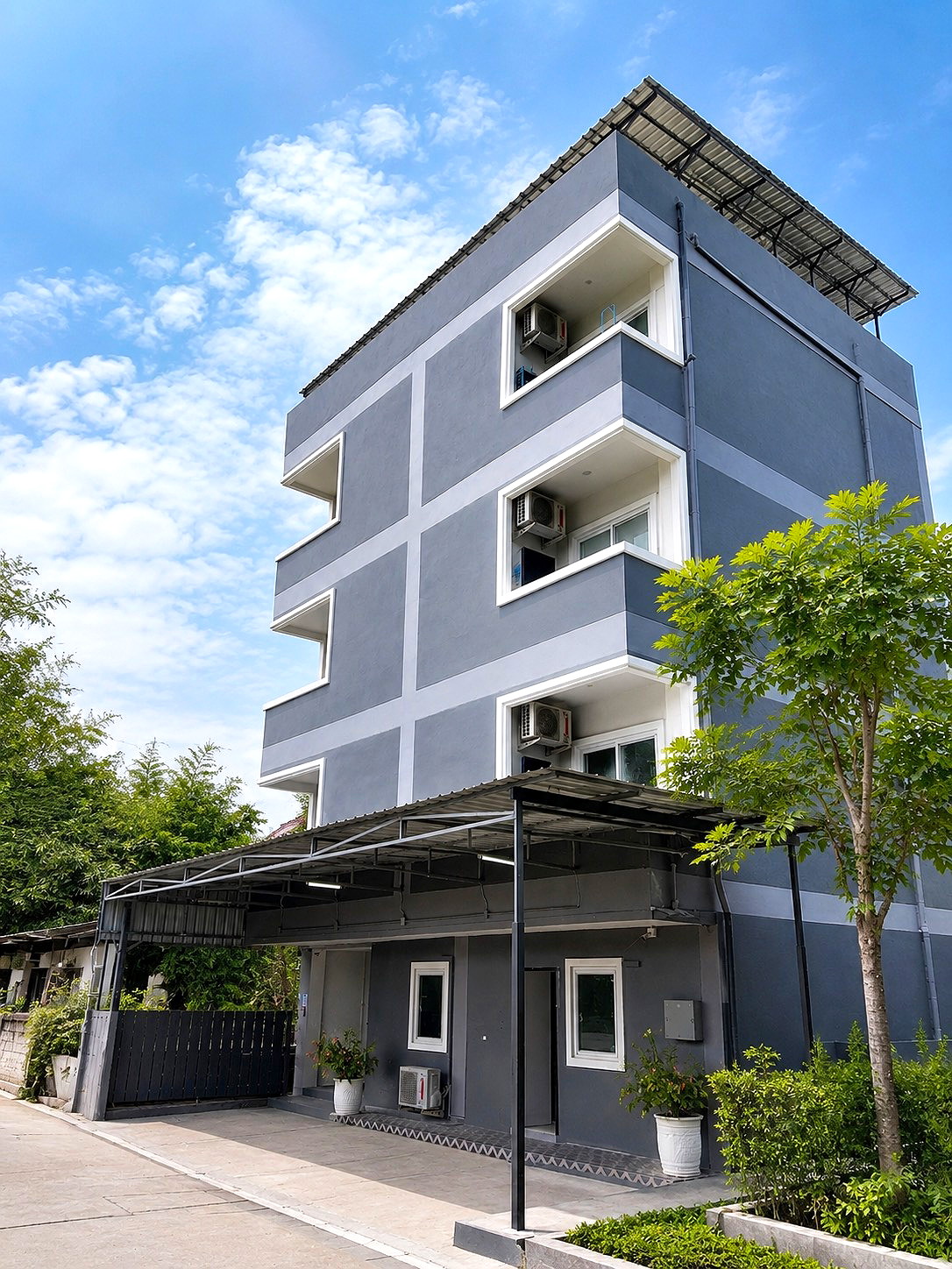 Pictures of Maxim Residence 1/7