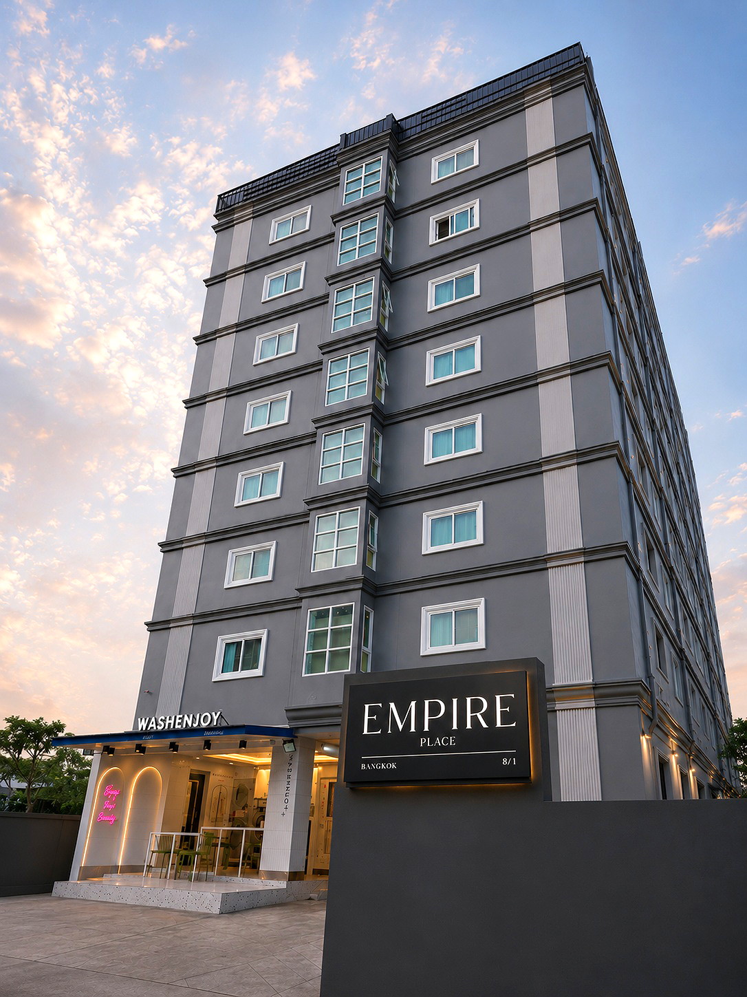 Pictures of Empire Place 2/7