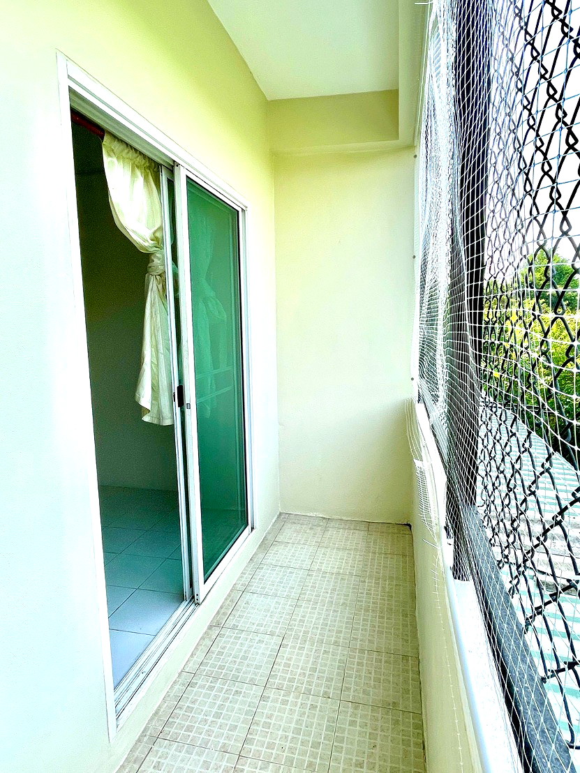 Pictures of 4-Story Shophouse behind Nong Mon Market 7/10