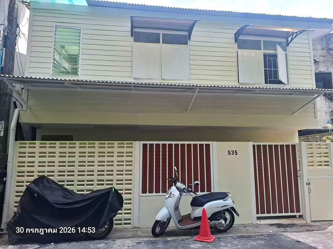 Pictures of Pa Tim's Dorm 1/9