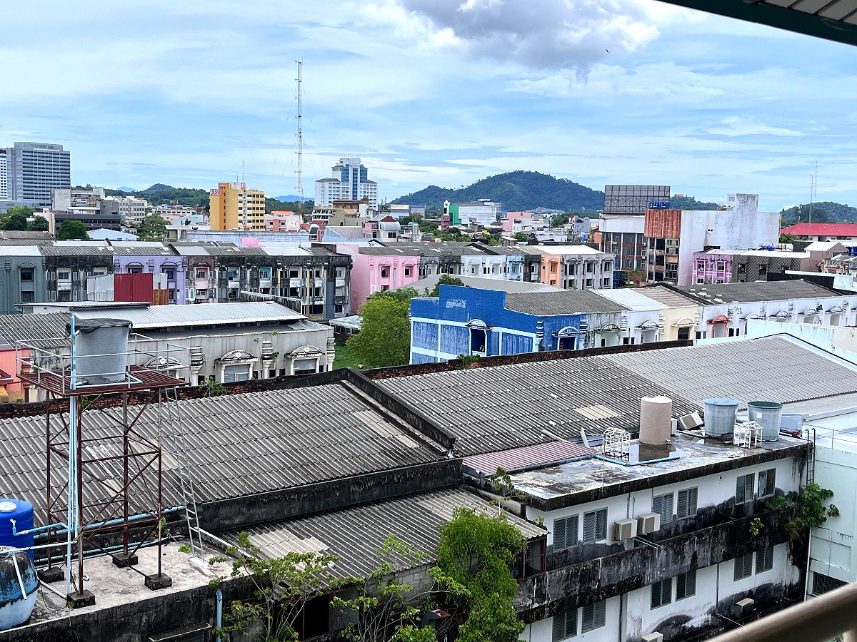 Pictures of 3 Bed family top floor condominium at Baan Thanarak 16/16