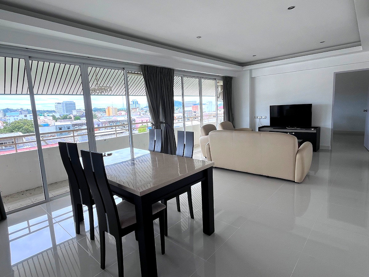 Pictures of 3 Bed family top floor condominium at Baan Thanarak 1/16