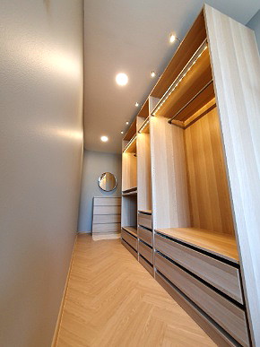 Pictures of Chamchuri Square Residence 4/24