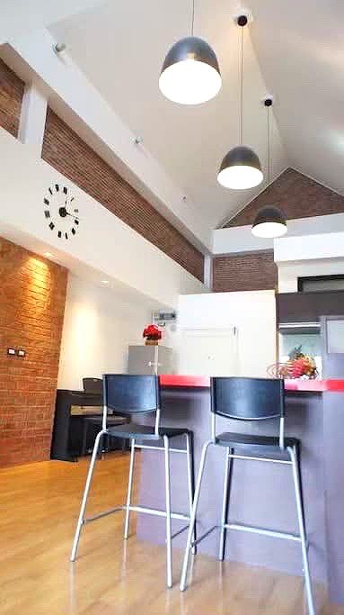 Pictures of Young Place Soi Prssarnmitr(Sukhumvit 23) 13/16